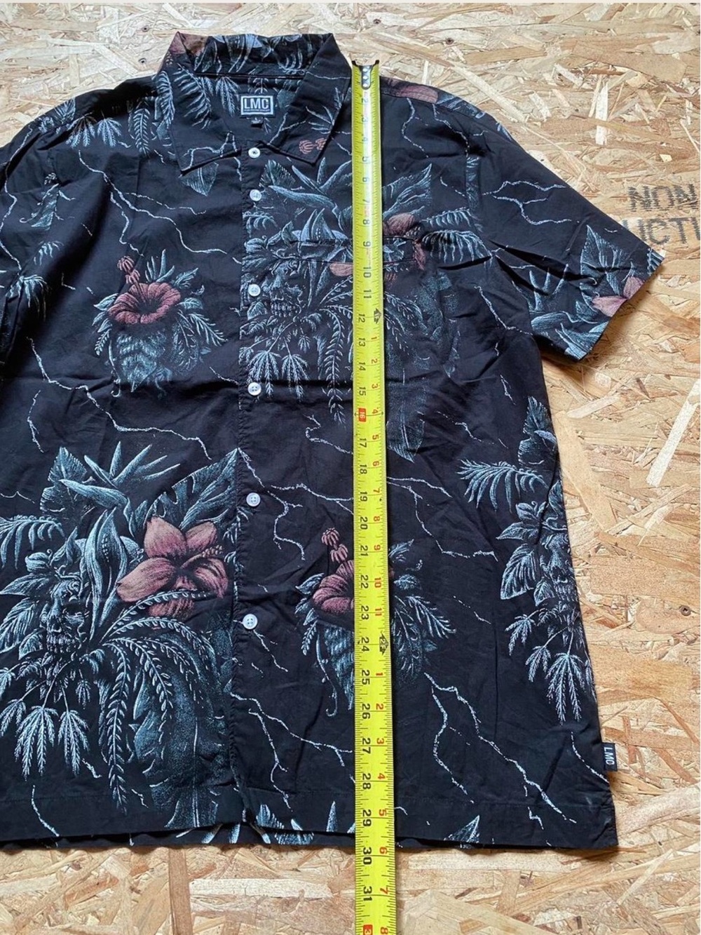 LMC Black Hawaiian Skull/Floral Short-Sleeve Button-Down Shirt - Picture 7 of 8